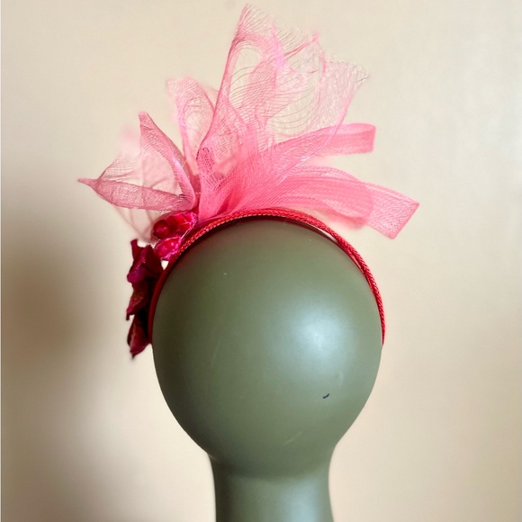 Modern-day Fascinator - Picture 5 of 7